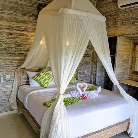 Hotel Mesari Hut Lembongan